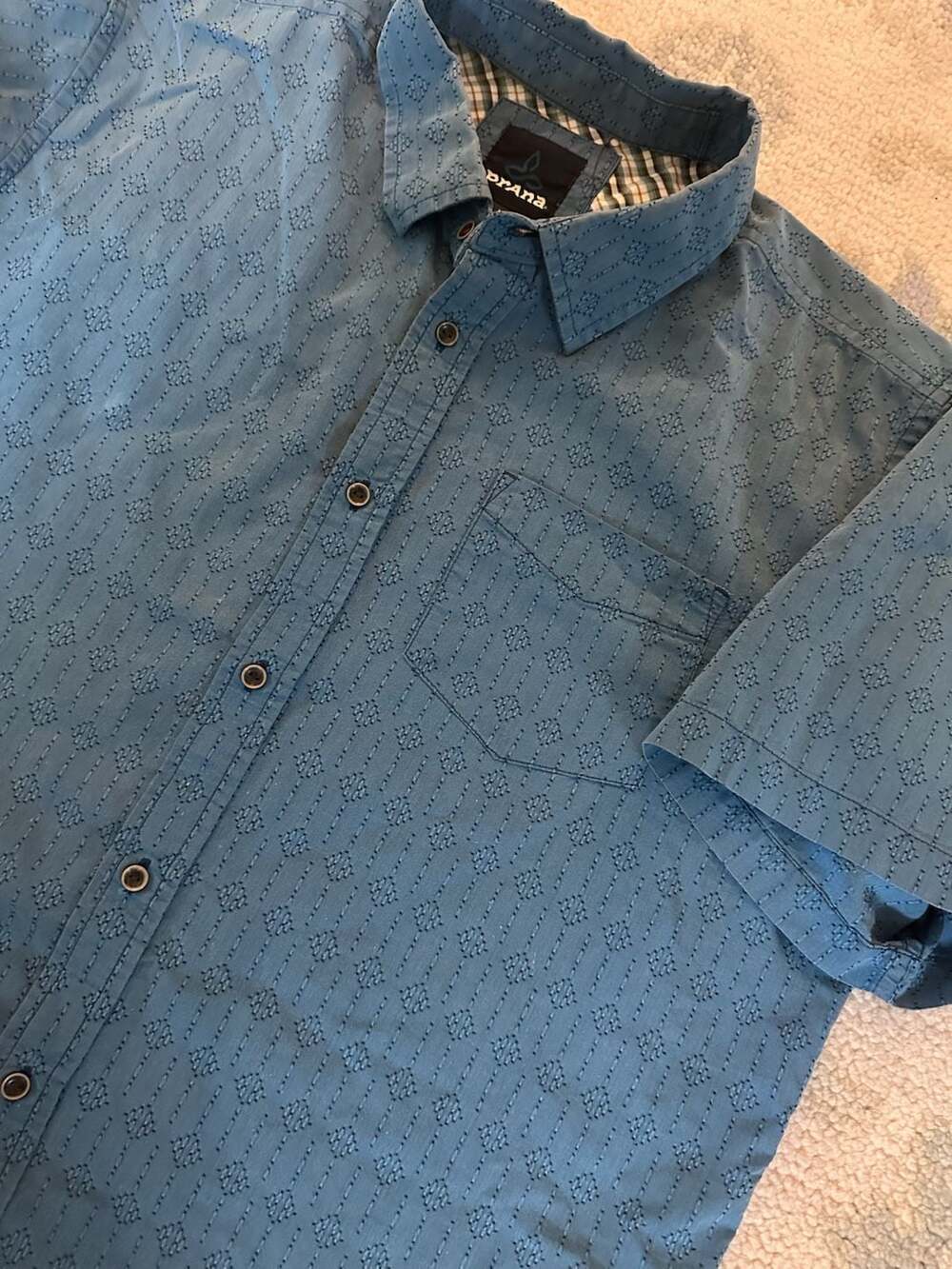LG - prAna Men's Blue Geometric Pattern Short Sleeve Button-Down Shirt